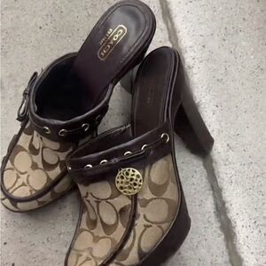 Vintage Coach Women's Brown and Cream Patterned Mules with Charm